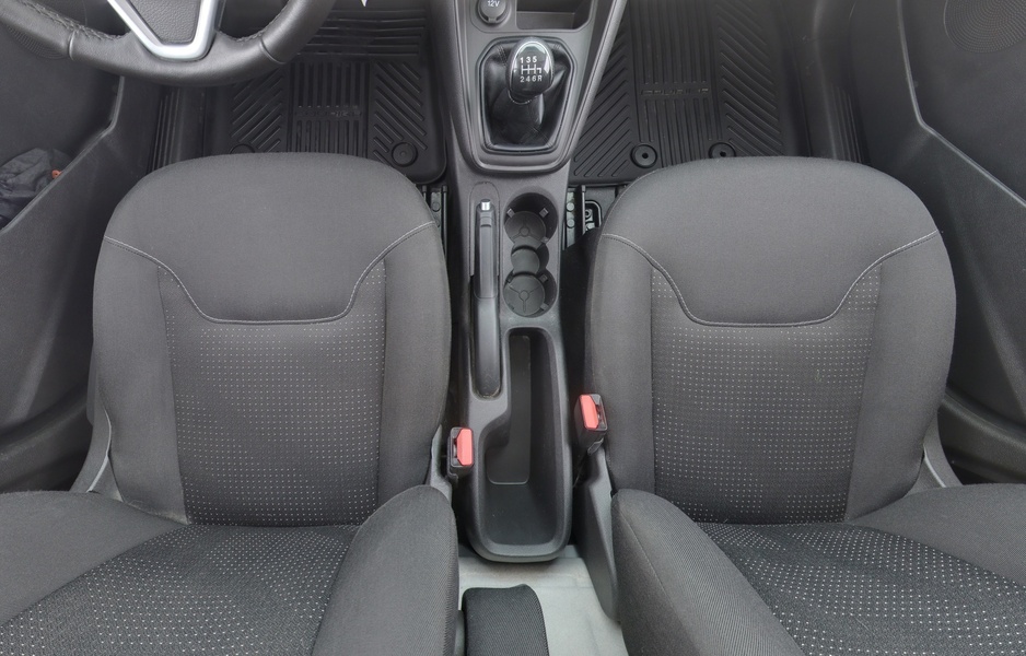 Ford Transit Courier vaihtoauto