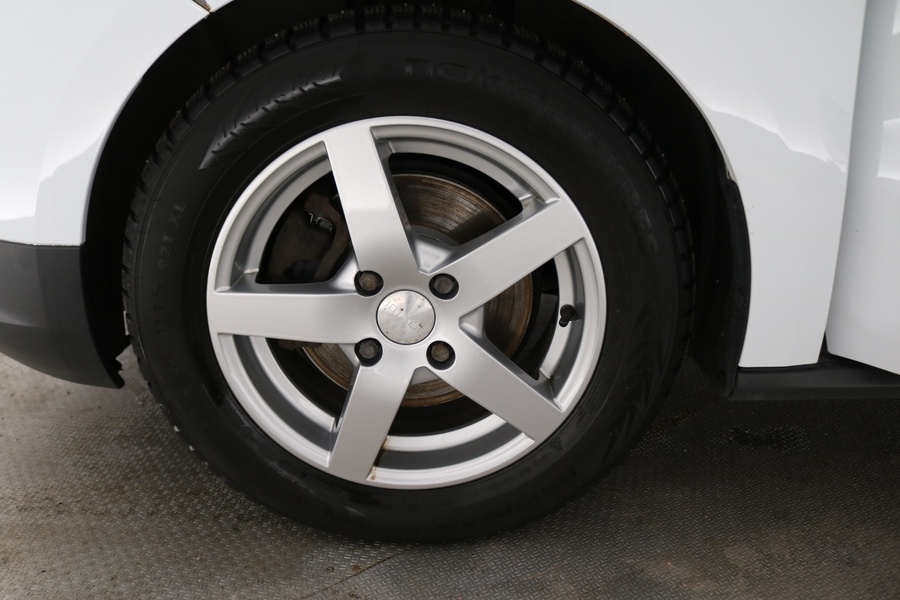 Ford Transit Courier vaihtoauto