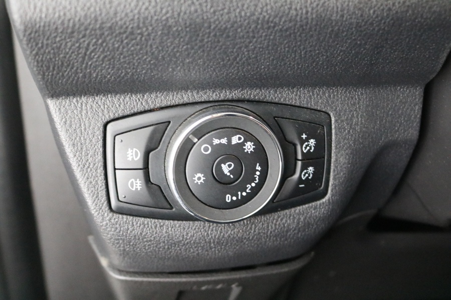 Ford Transit Courier vaihtoauto