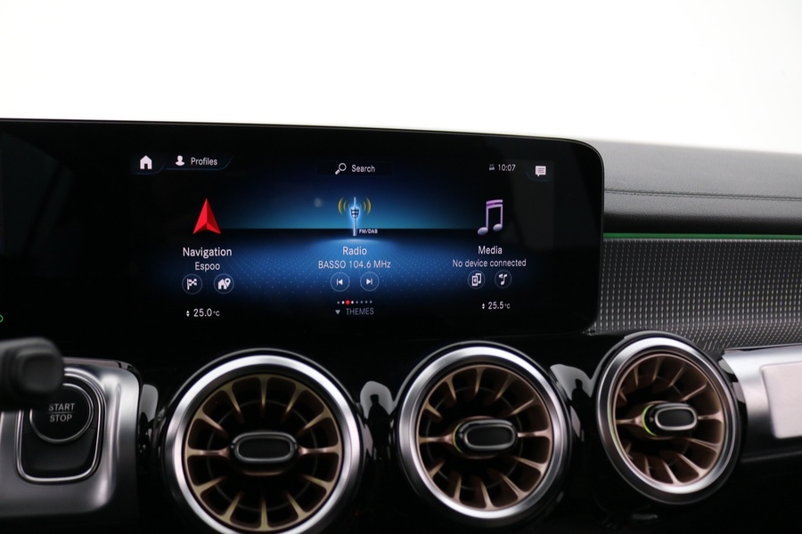 Mercedes-Benz EQB vaihtoauto