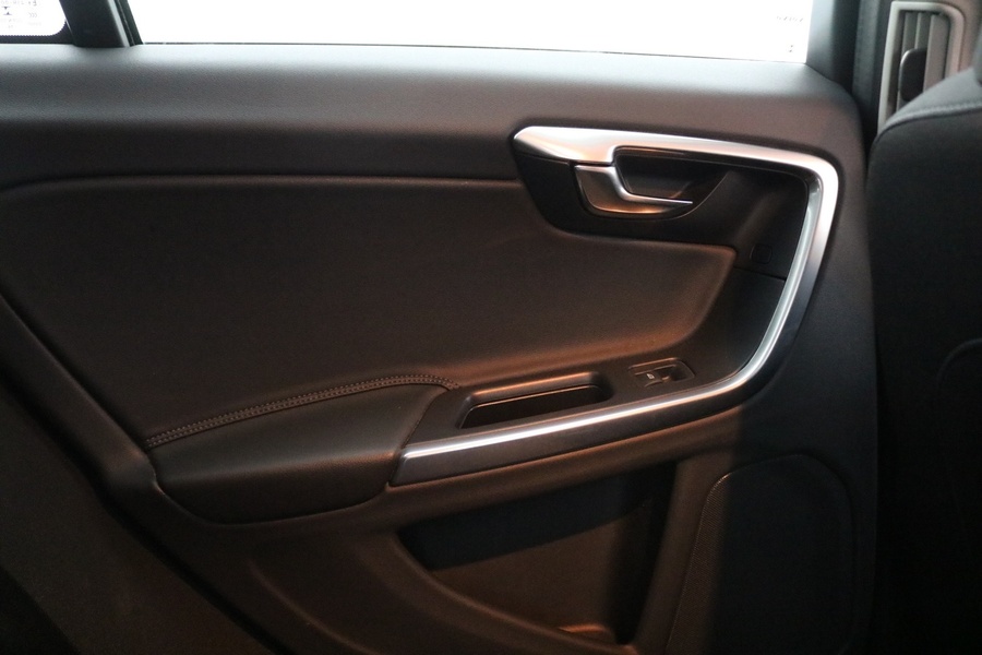 Volvo V60 Cross Country vaihtoauto