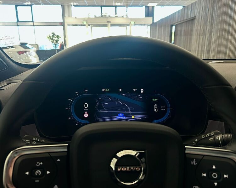 Volvo EX40 vaihtoauto