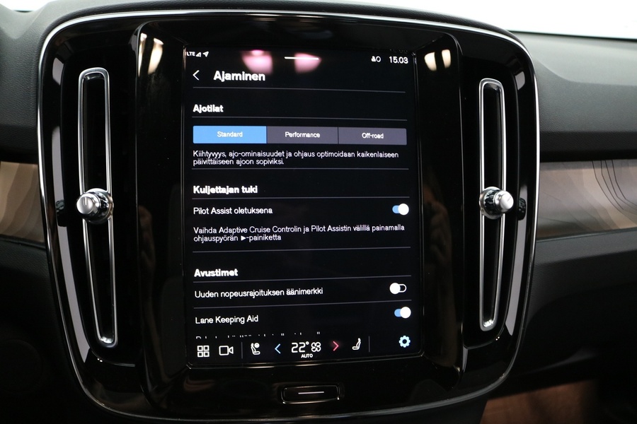 Volvo EX40 vaihtoauto