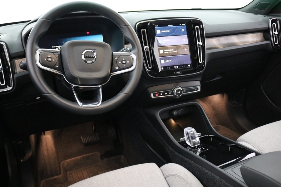 Volvo EX40 vaihtoauto