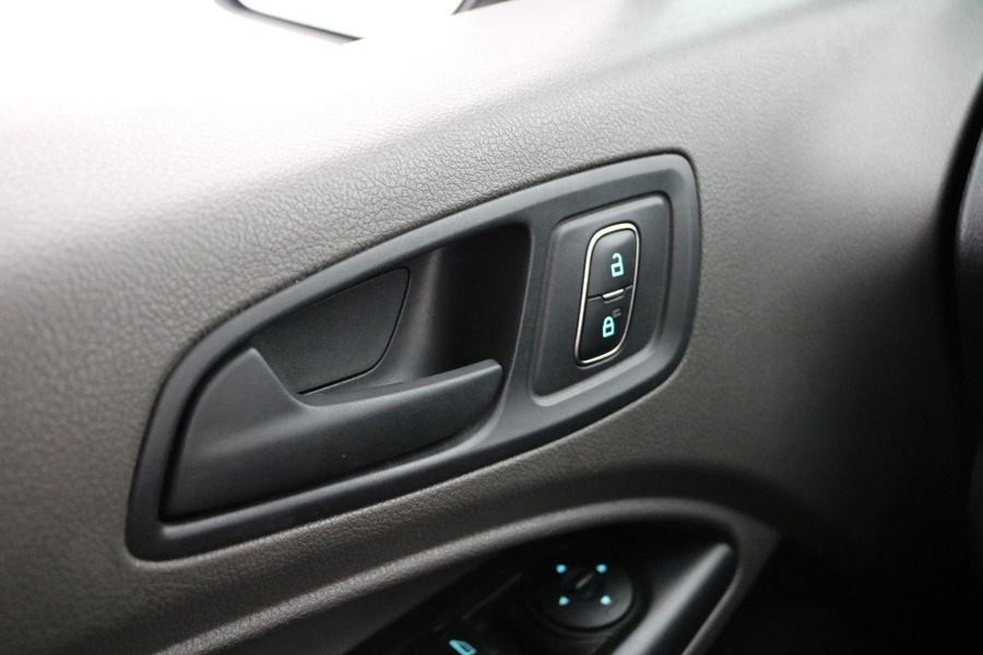 Ford Transit Connect vaihtoauto