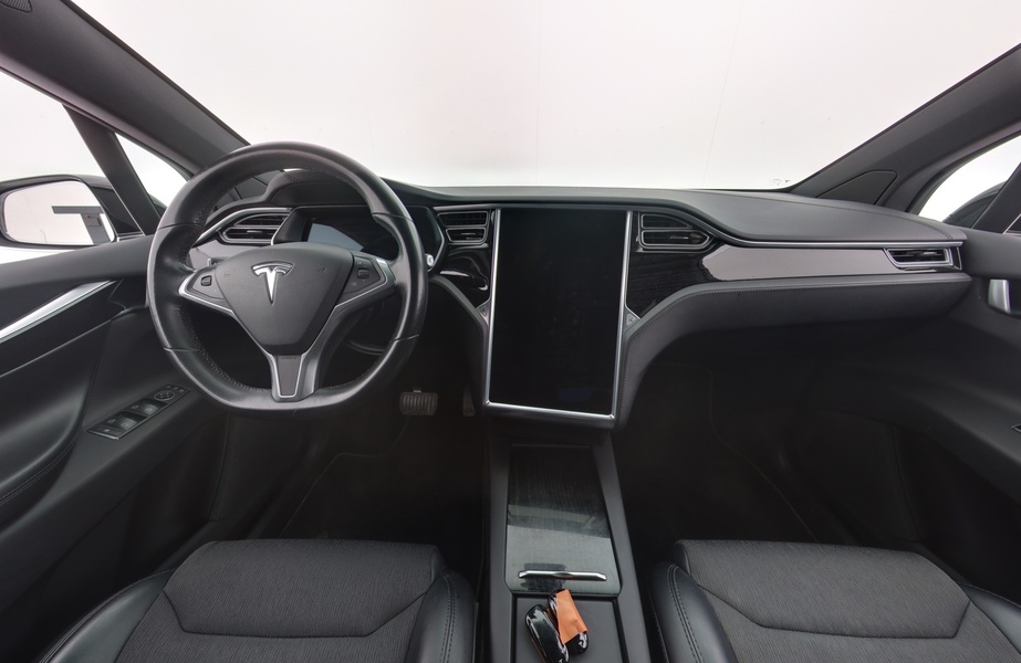 Tesla Model X vaihtoauto