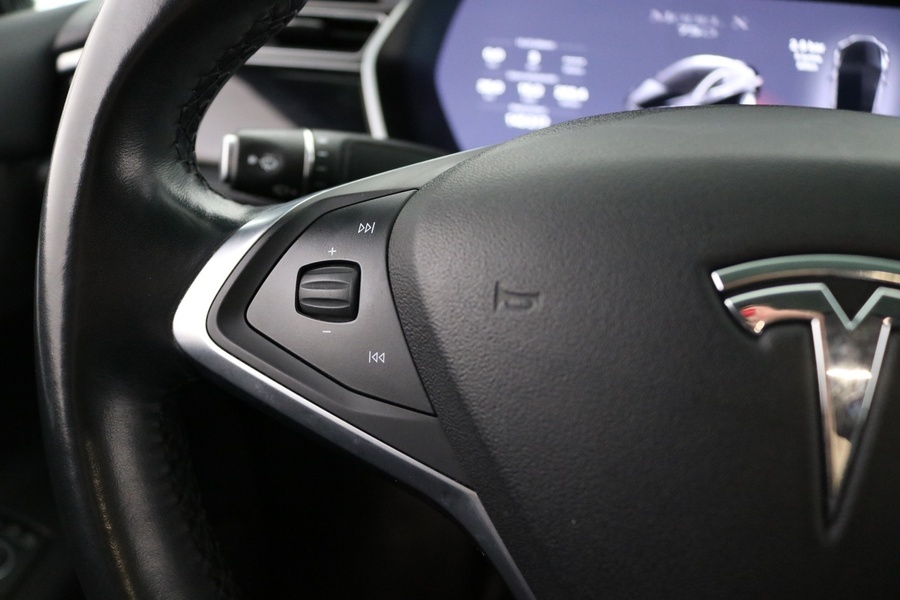 Tesla Model X vaihtoauto