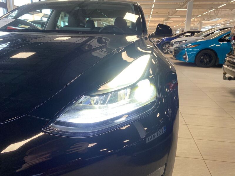 Tesla Model 3 vaihtoauto