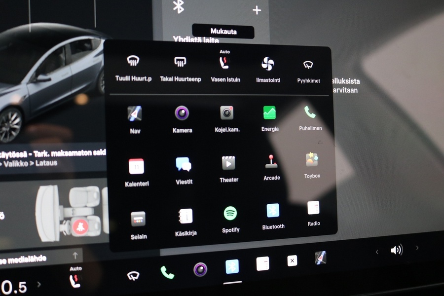 Tesla Model 3 vaihtoauto