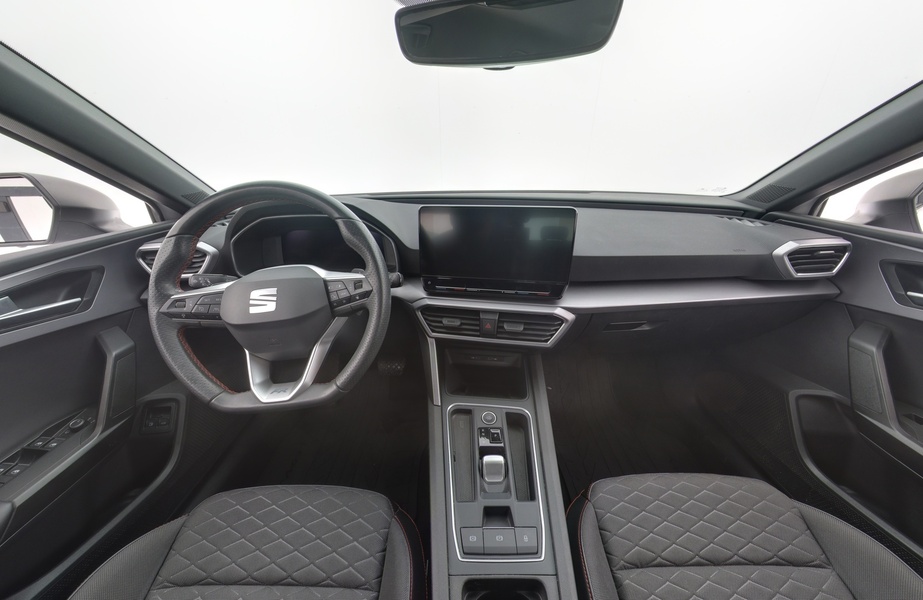 SEAT Leon Sportstourer vaihtoauto