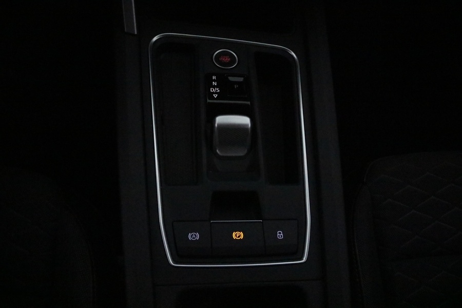 SEAT Leon Sportstourer vaihtoauto