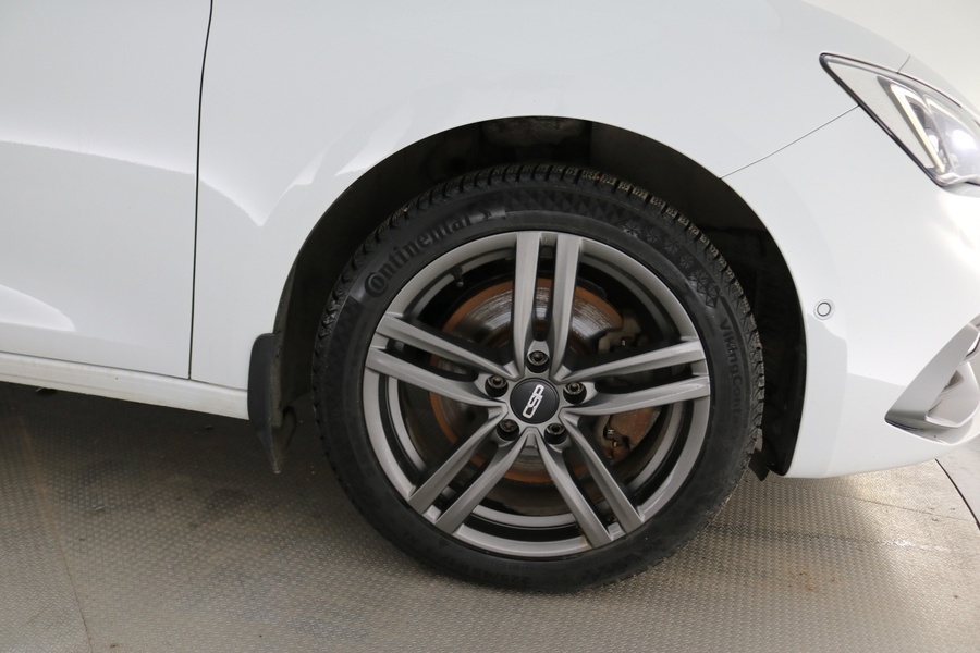 SEAT Leon Sportstourer vaihtoauto