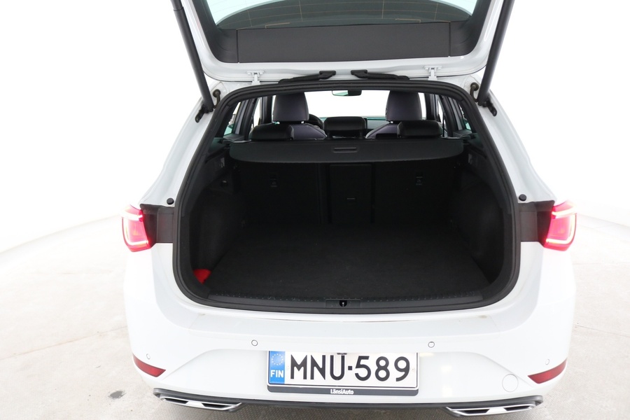 SEAT Leon Sportstourer vaihtoauto