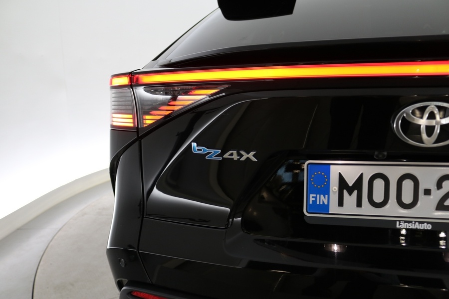 Toyota bZ4X vaihtoauto