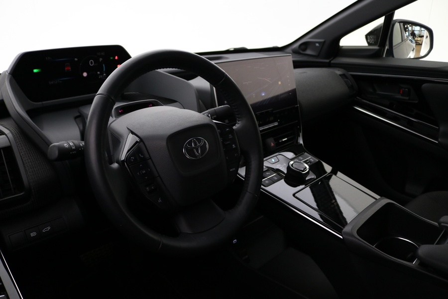 Toyota bZ4X vaihtoauto