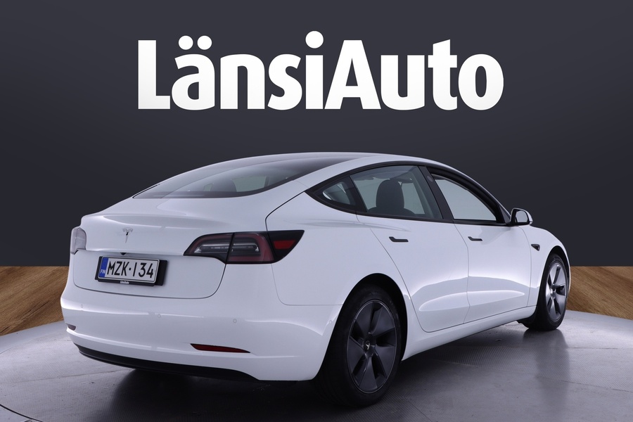 Tesla Model 3 vaihtoauto