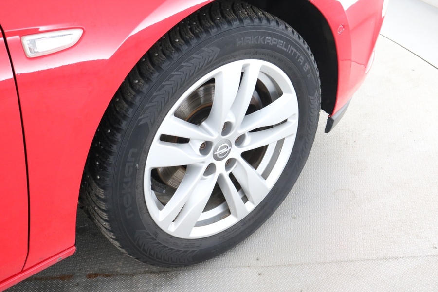 Opel Astra vaihtoauto