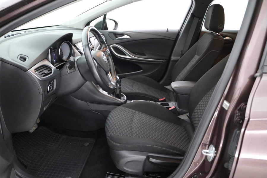 Opel Astra vaihtoauto