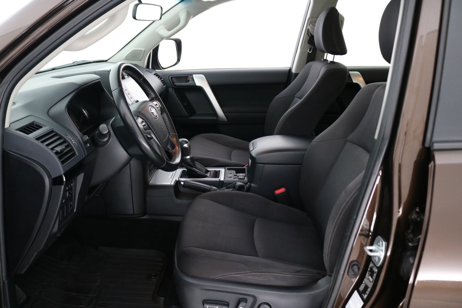 Toyota Land Cruiser vaihtoauto