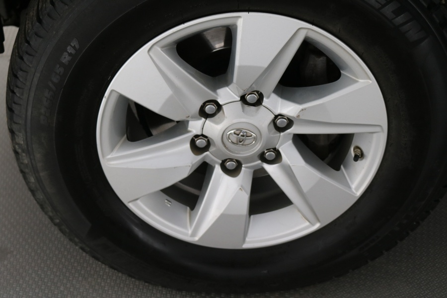 Toyota Land Cruiser vaihtoauto