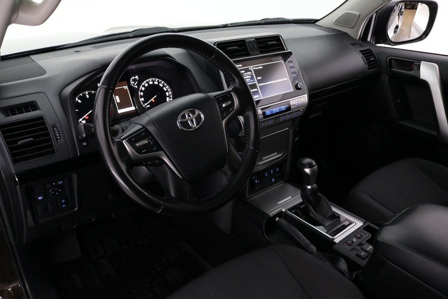 Toyota Land Cruiser vaihtoauto