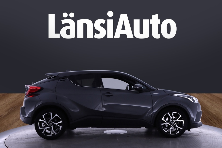Toyota C-HR vaihtoauto