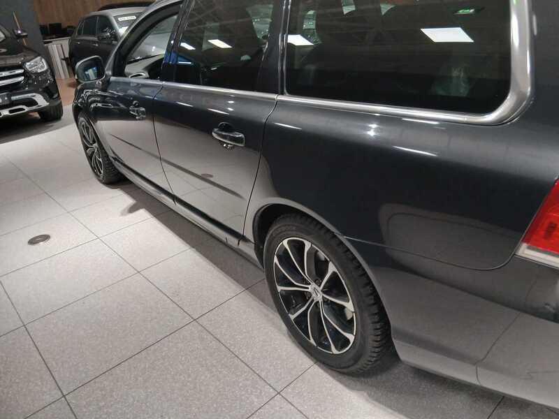 Volvo V70 vaihtoauto