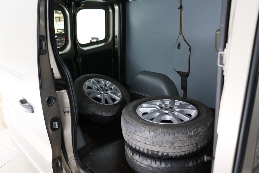 Opel Vivaro vaihtoauto