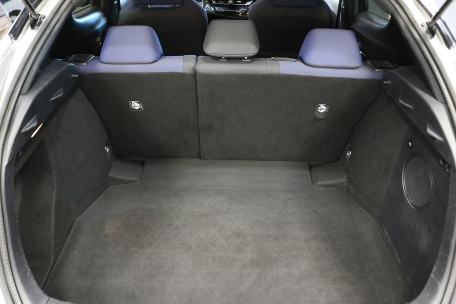 Toyota C-HR vaihtoauto