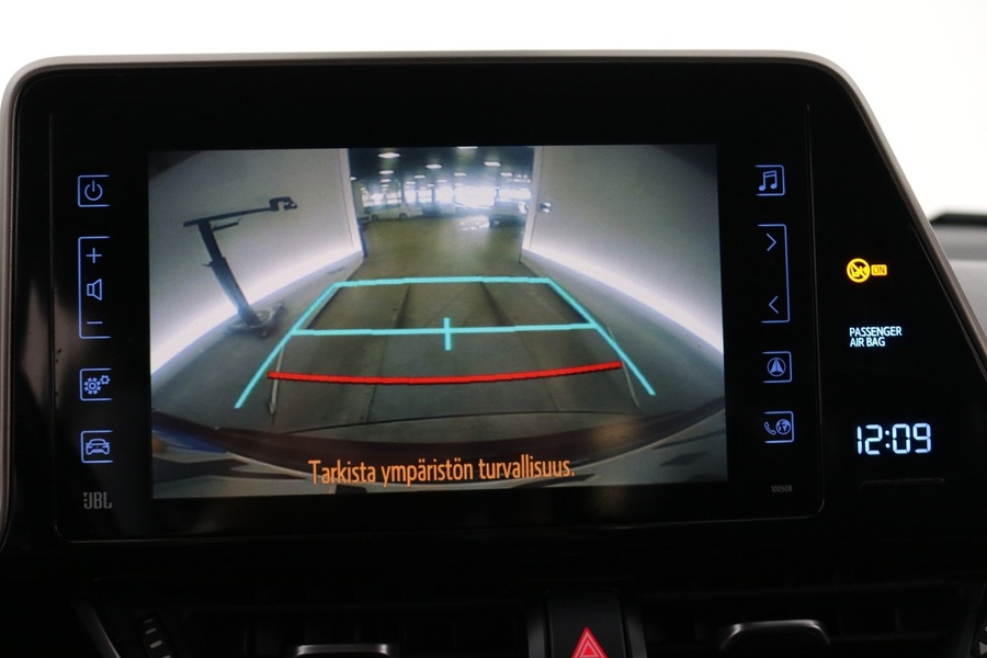 Toyota C-HR vaihtoauto