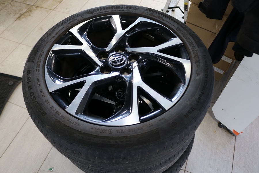 Toyota C-HR vaihtoauto