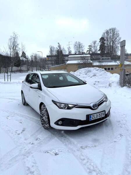 Toyota Auris vaihtoauto