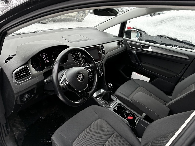 Volkswagen Golf Sportsvan vaihtoauto