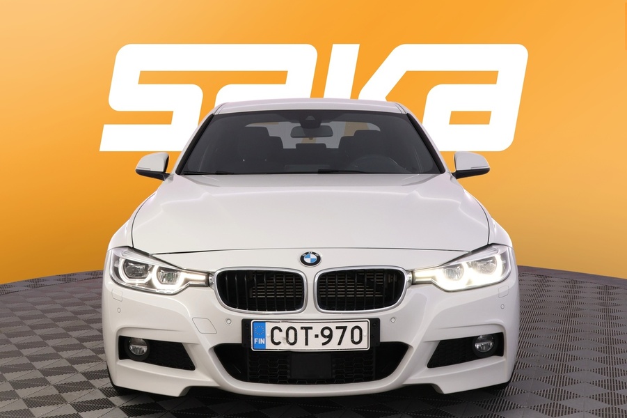 BMW 330 vaihtoauto