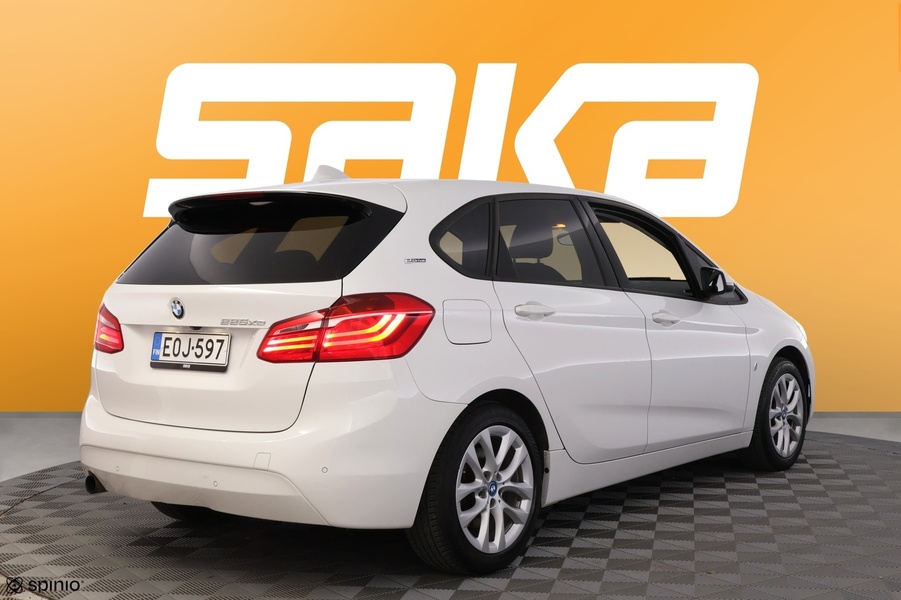 BMW 225 vaihtoauto