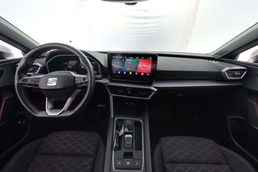 SEAT Leon Sportstourer vaihtoauto