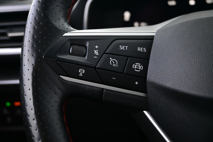 SEAT Leon Sportstourer vaihtoauto