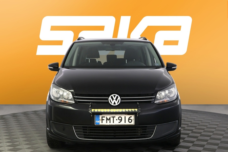 Volkswagen Touran vaihtoauto