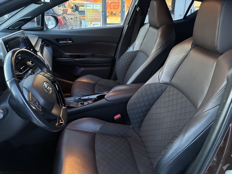 Toyota C-HR vaihtoauto