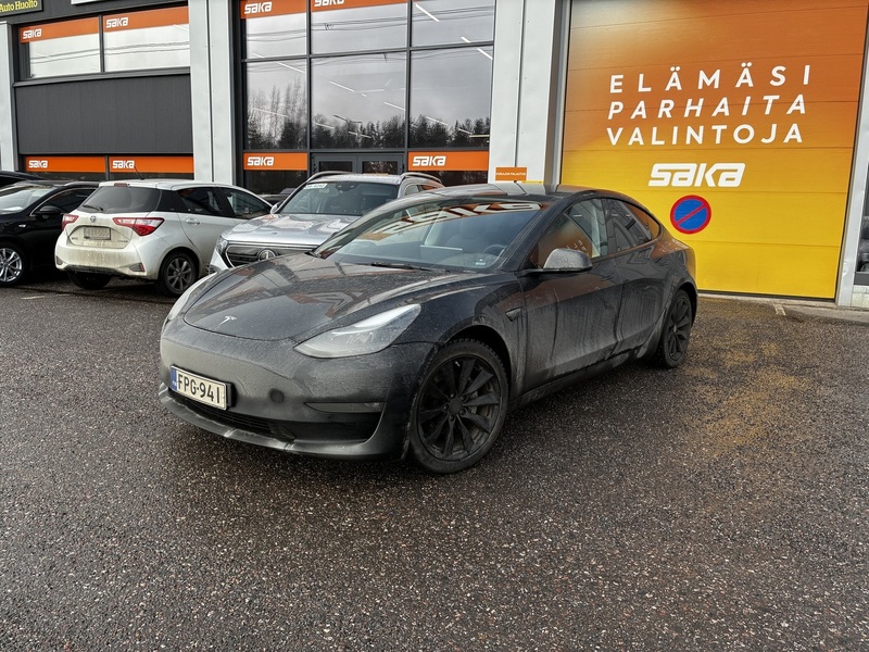 Tesla Model 3 vaihtoauto
