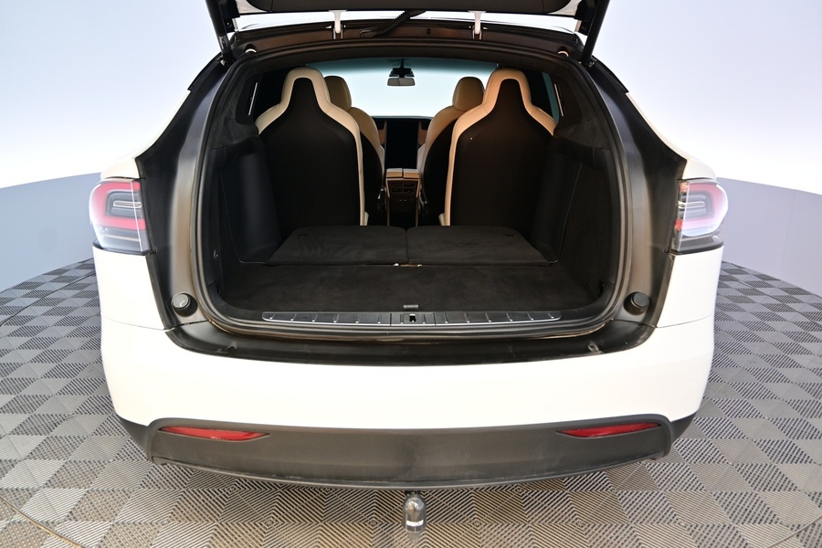 Tesla Model X vaihtoauto