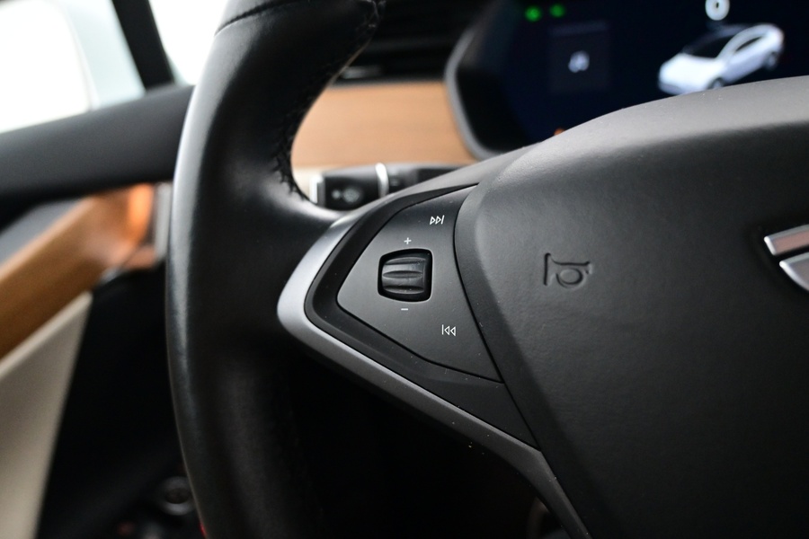 Tesla Model X vaihtoauto