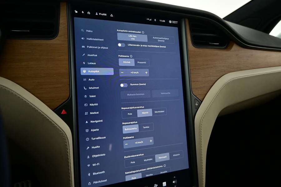 Tesla Model X vaihtoauto