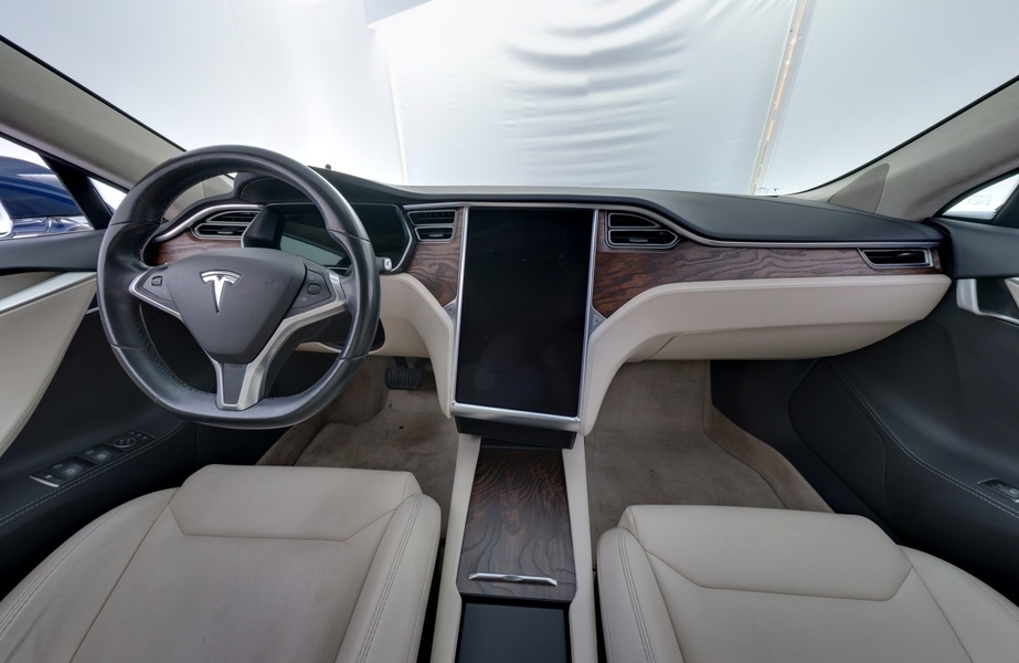 Tesla Model S vaihtoauto