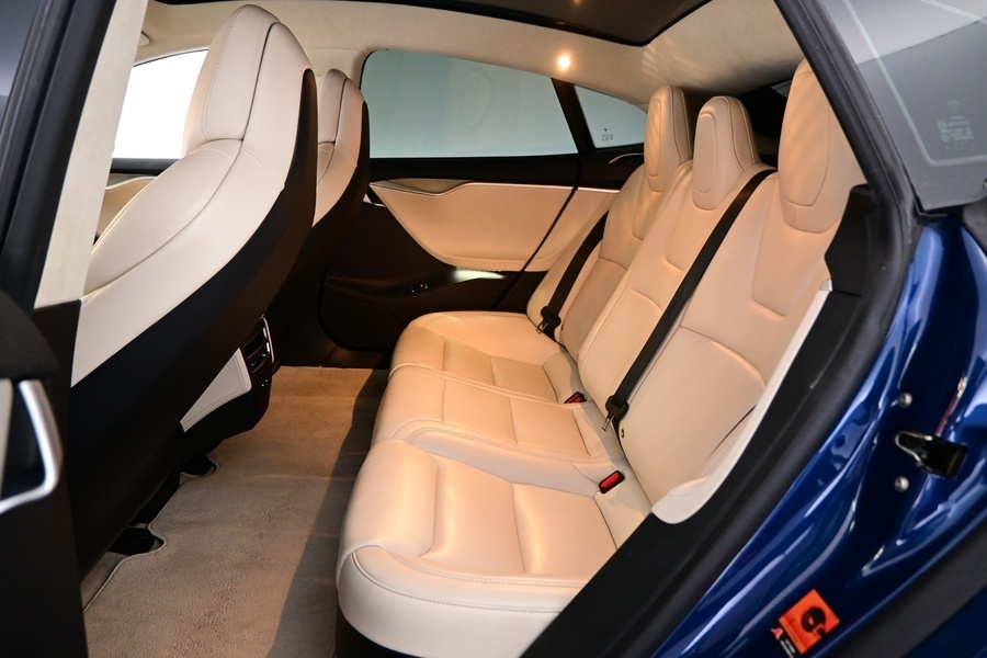 Tesla Model S vaihtoauto