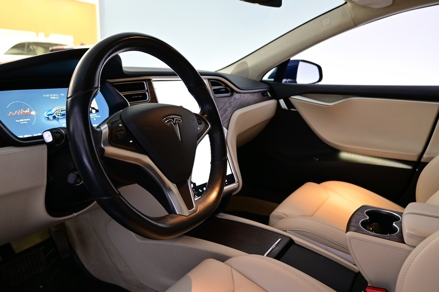 Tesla Model S vaihtoauto