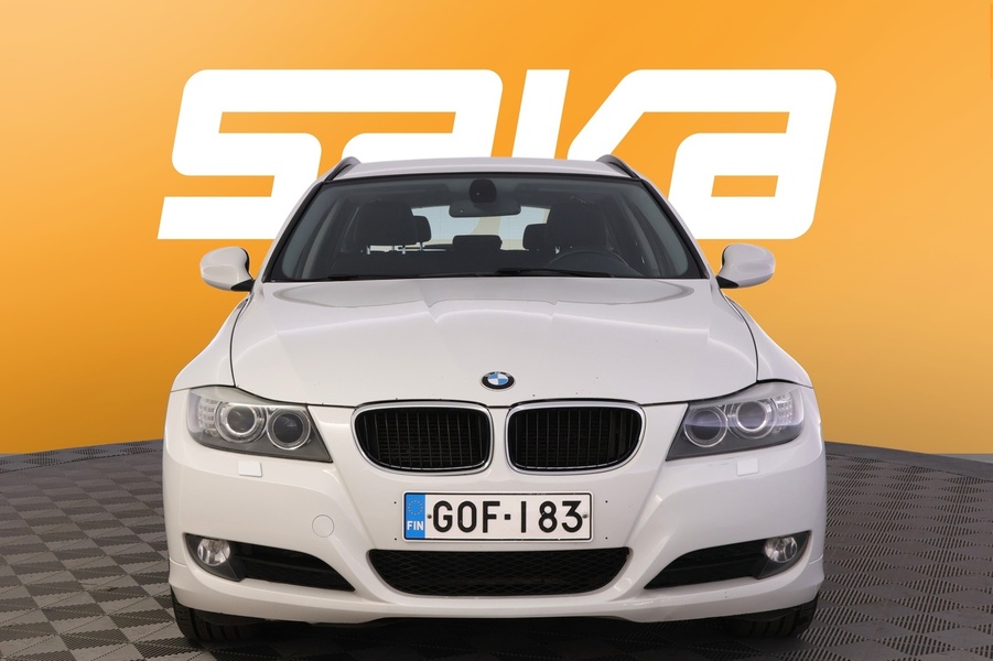 BMW 320 vaihtoauto