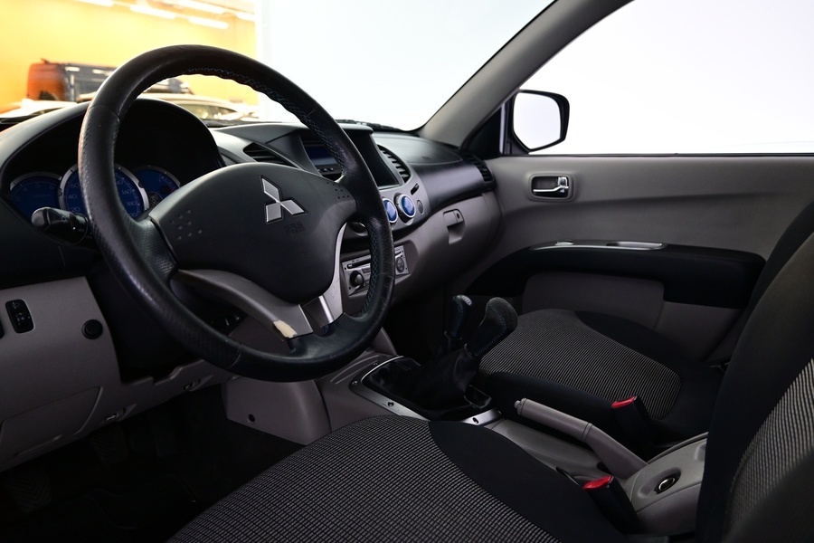 Mitsubishi L200 vaihtoauto