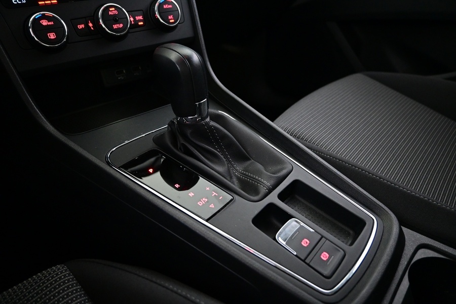 SEAT Leon vaihtoauto