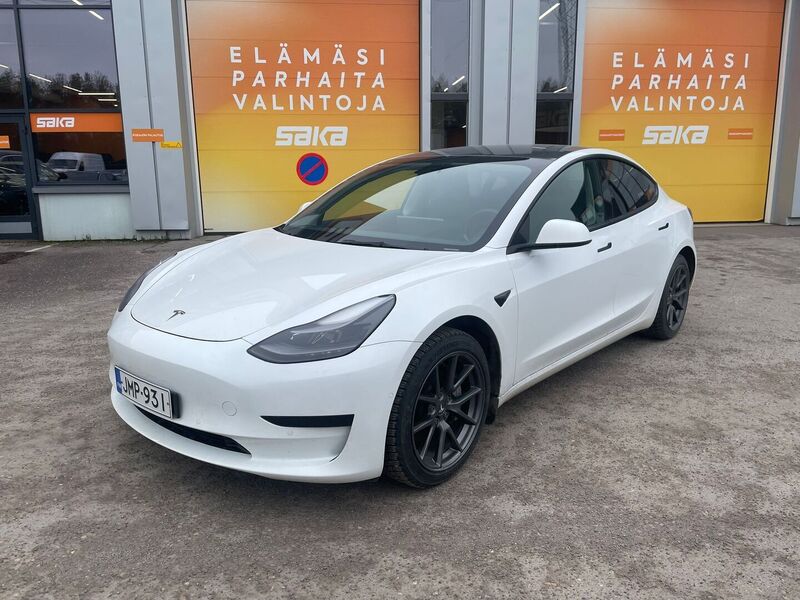 Tesla Model 3 vaihtoauto